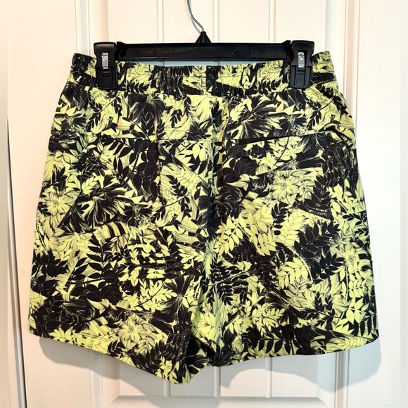 Lululemon Channel Cross Swim Short 5" Tropic Lemon Vibe Graphite Grey Men’s Sz M - Picture 5 of 15